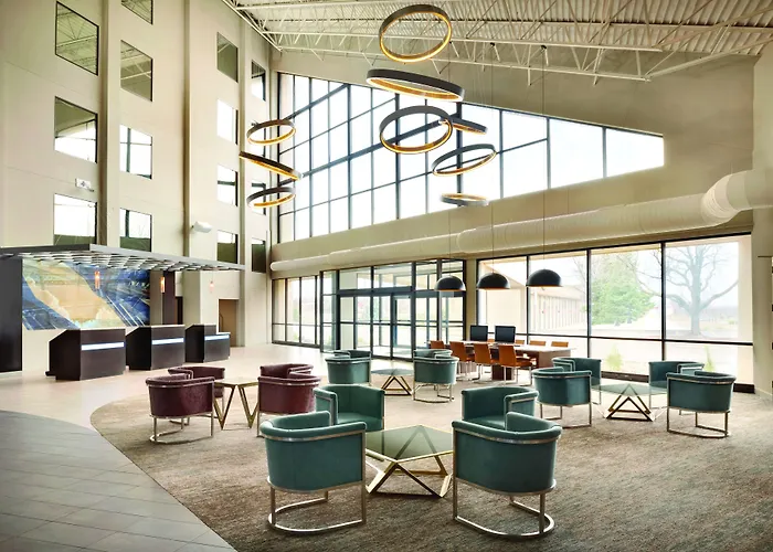 - Bloomington - By Ihg Отель