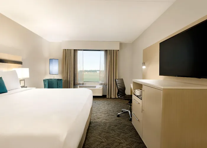 - Bloomington - By Ihg Отель