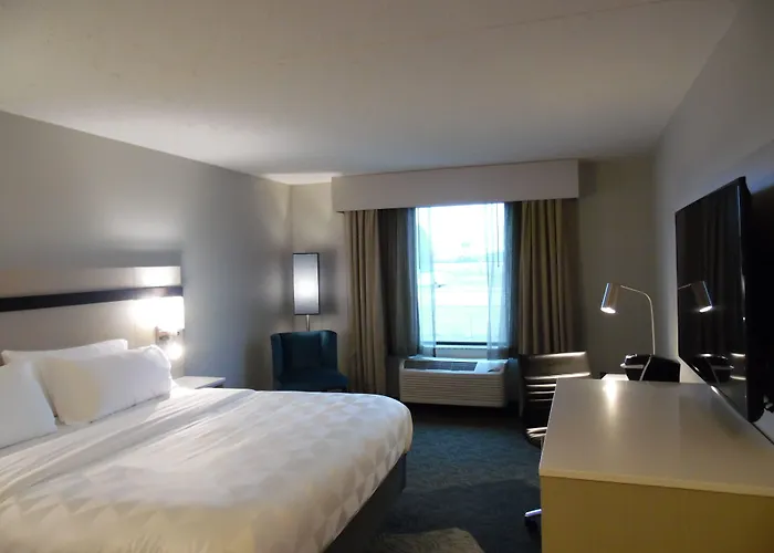 - Bloomington - By Ihg Отель 3*