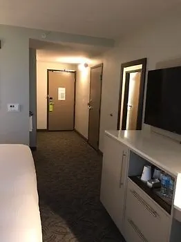 - Bloomington - By Ihg Отель 3*