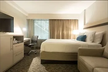 - Bloomington - By Ihg Отель 3*
