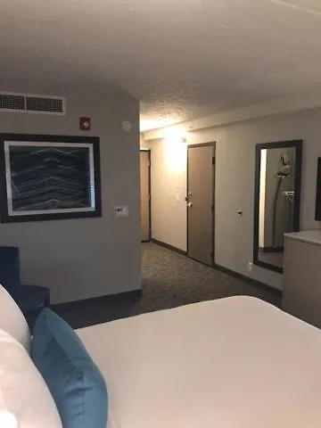 Отель - Bloomington - By Ihg 3*